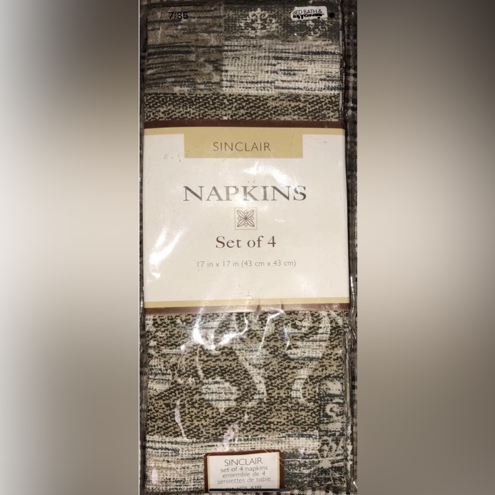 New in packaging is this set of 4 napkins “Sinclair”‎ from Bed Bath & Beyond NEW